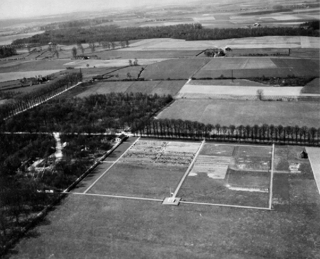 USAF Cemetery Neuville-en-Condroz Belgium March 1946. Credits: Ardennes American Cemetery archives