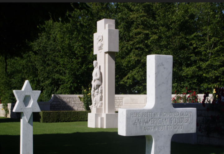 Pictures of St. Mihiel American Cemetery with headstones. Credits: American Battle Monuments Commission/ Robert Uth